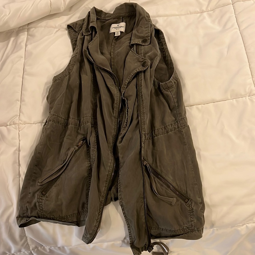 American eagle size small olive green vest